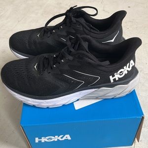 Hoka Arahi 5